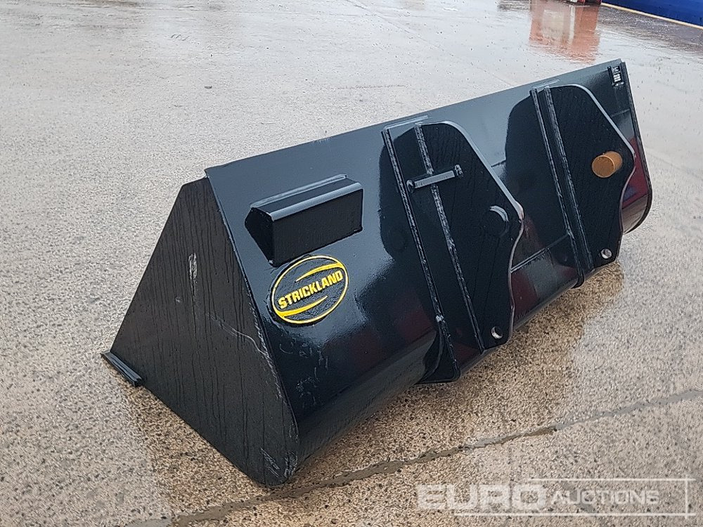 Unused Strickland 90" Loading Bucket to suit Manitou Telehandler - Bucket: picture 2 Unused Strickland 90" Loading Bucket to suit Manitou Telehandler - Bucket: picture 2