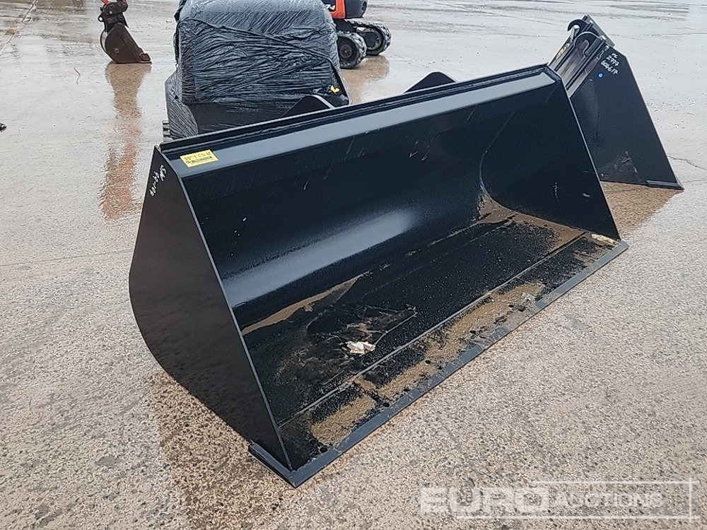 Unused Strickland 90" Loading Bucket to suit Manitou Telehandler - Bucket: picture 4 Unused Strickland 90" Loading Bucket to suit Manitou Telehandler - Bucket: picture 4