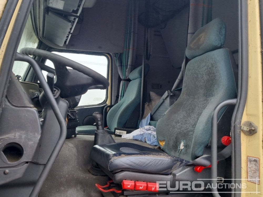 Cab chassis truck Volvo FM12: picture 25