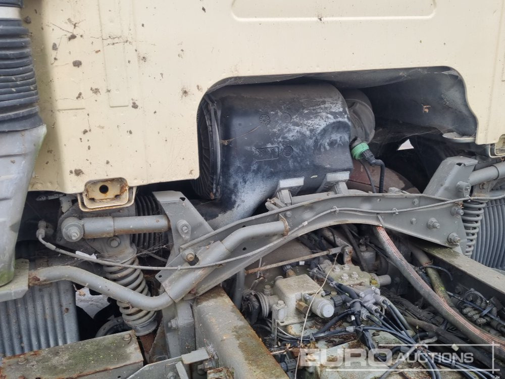 Cab chassis truck Volvo FM12: picture 14