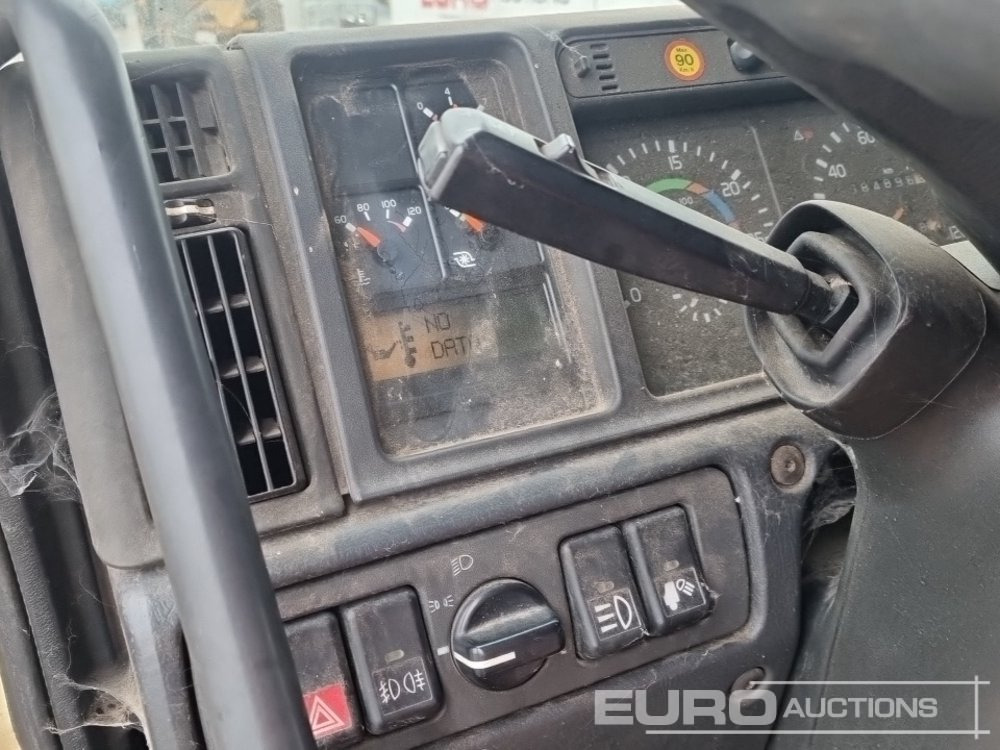 Cab chassis truck Volvo FM12: picture 29