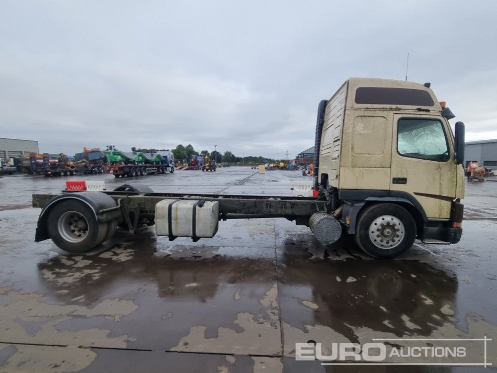 Cab chassis truck Volvo FM12: picture 6