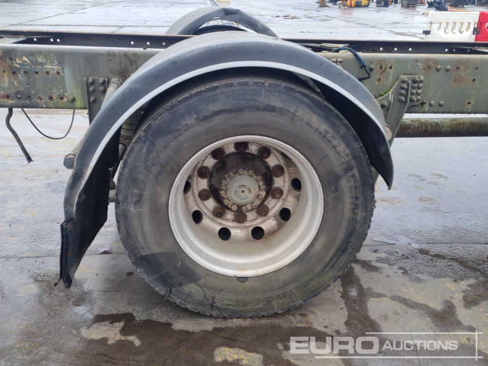 Cab chassis truck Volvo FM12: picture 11