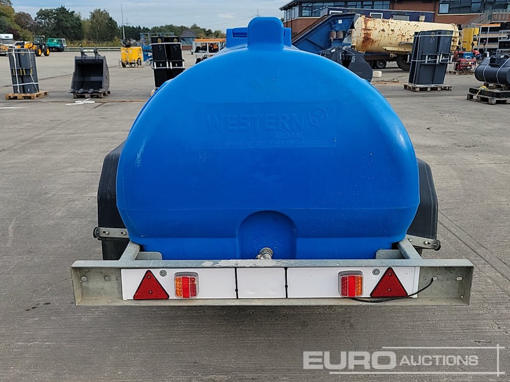Western Twin Axle Plastic Water Bowser - Storage tank: picture 4 Western Twin Axle Plastic Water Bowser - Storage tank: picture 4