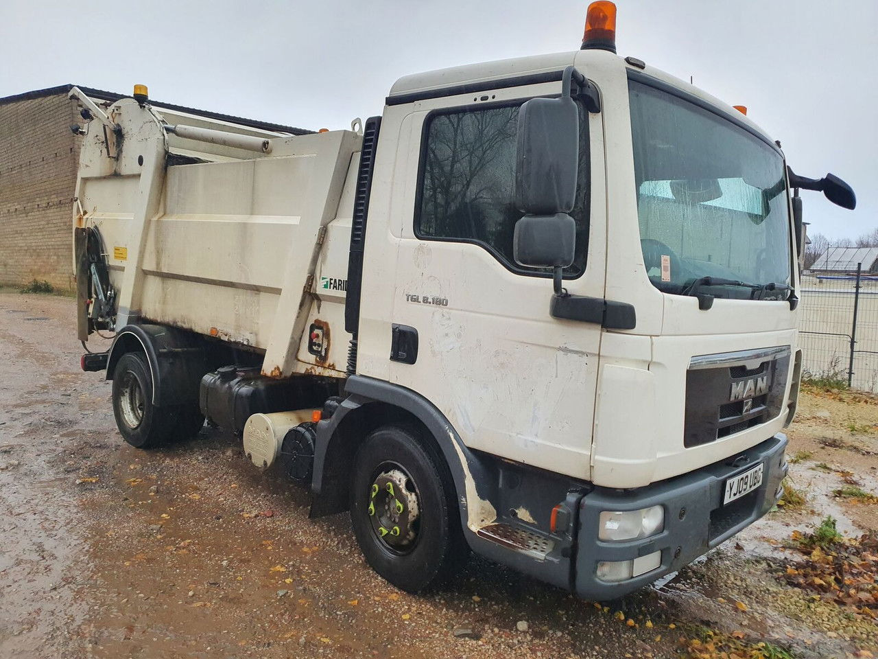 MAN TGL 8.180 - Garbage truck: picture 1 MAN TGL 8.180 - Garbage truck: picture 1