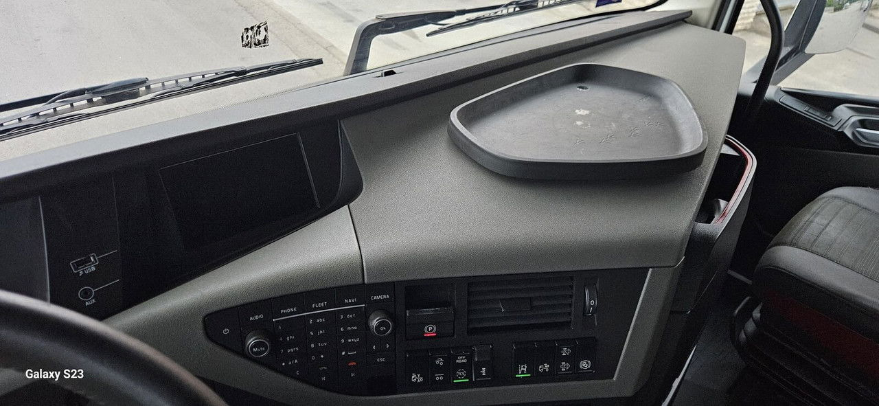 Tractor unit Volvo FH 500: picture 17
