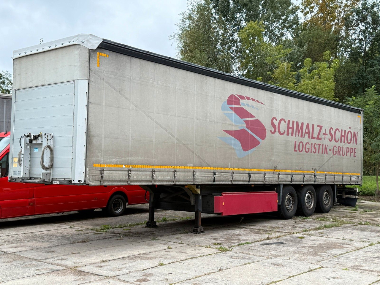 Schmitz Cargobull Standart Seitenplane/Liftachse/Palettenkasten - Curtainsider semi-trailer: picture 1 Schmitz Cargobull Standart Seitenplane/Liftachse/Palettenkasten - Curtainsider semi-trailer: picture 1