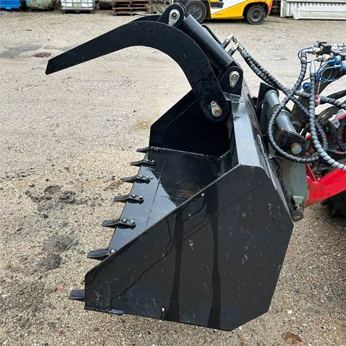 ABC 150 cm - Loader bucket: picture 4 ABC 150 cm - Loader bucket: picture 4