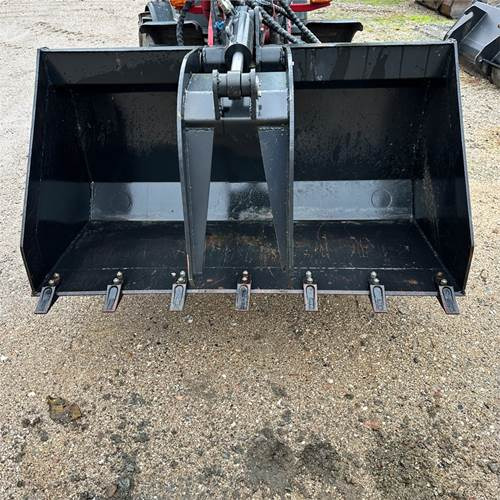 ABC 150 cm - Loader bucket: picture 2 ABC 150 cm - Loader bucket: picture 2