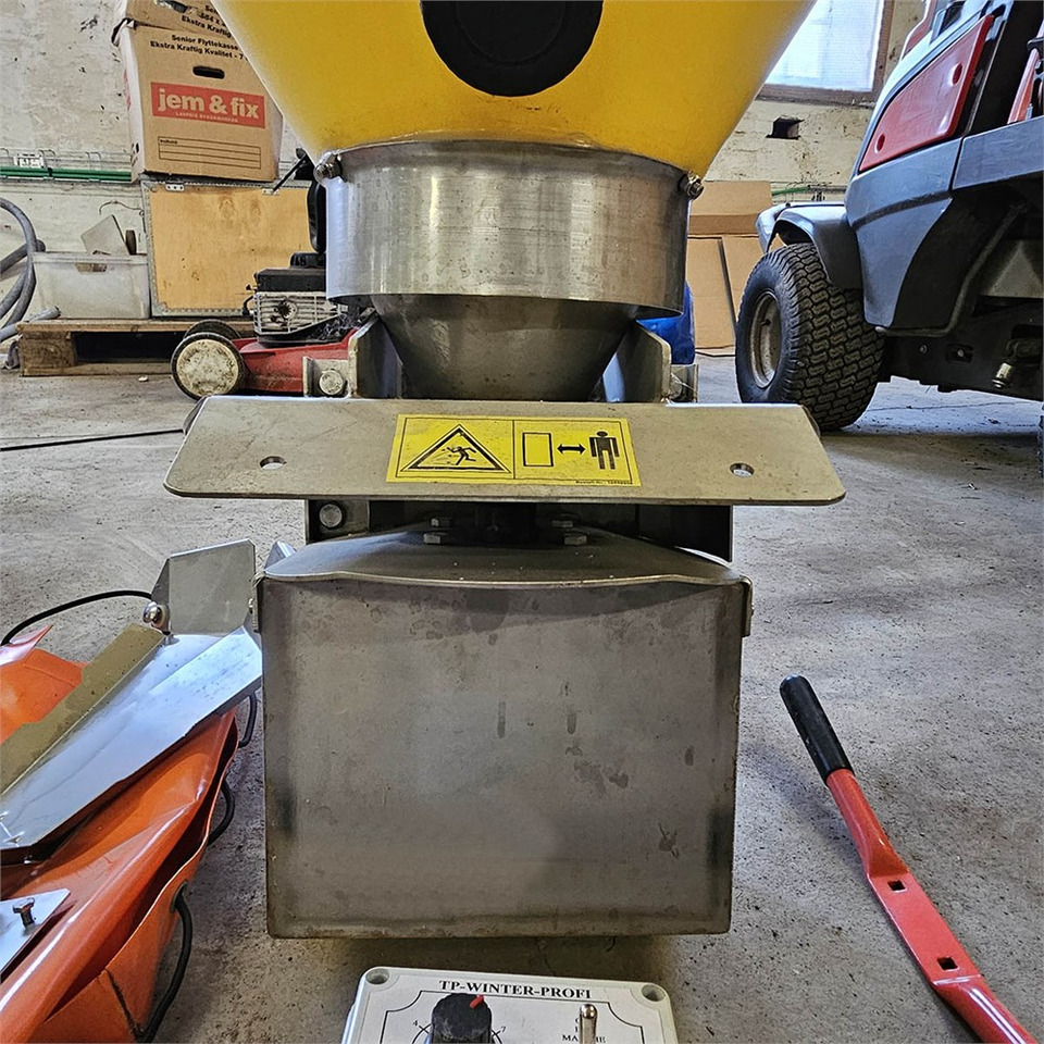 ABC TECHNIK-PLUS Winter-Profi - Sand/ Salt spreader: picture 5 ABC TECHNIK-PLUS Winter-Profi - Sand/ Salt spreader: picture 5