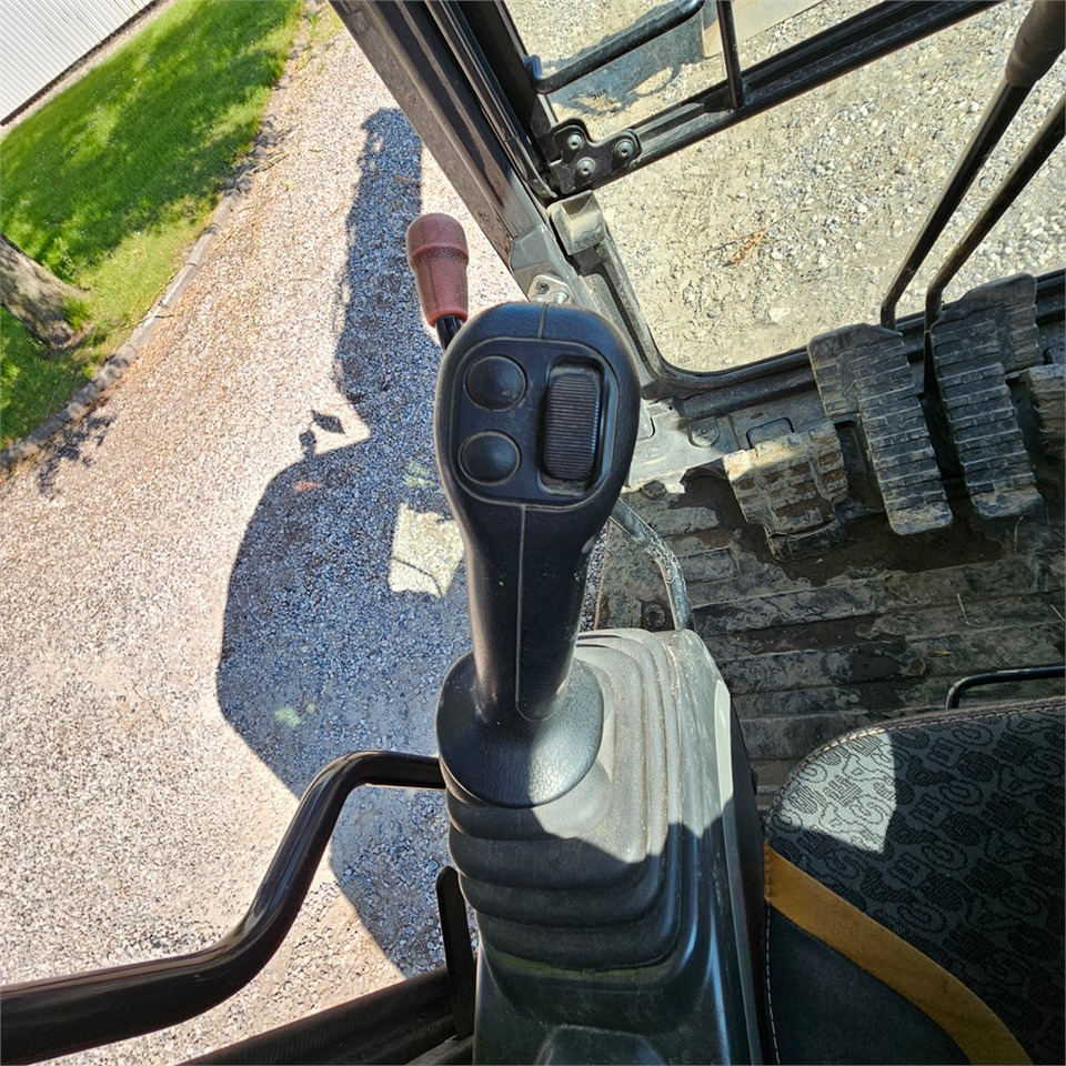 Mini excavator Case CX75C SR: picture 13