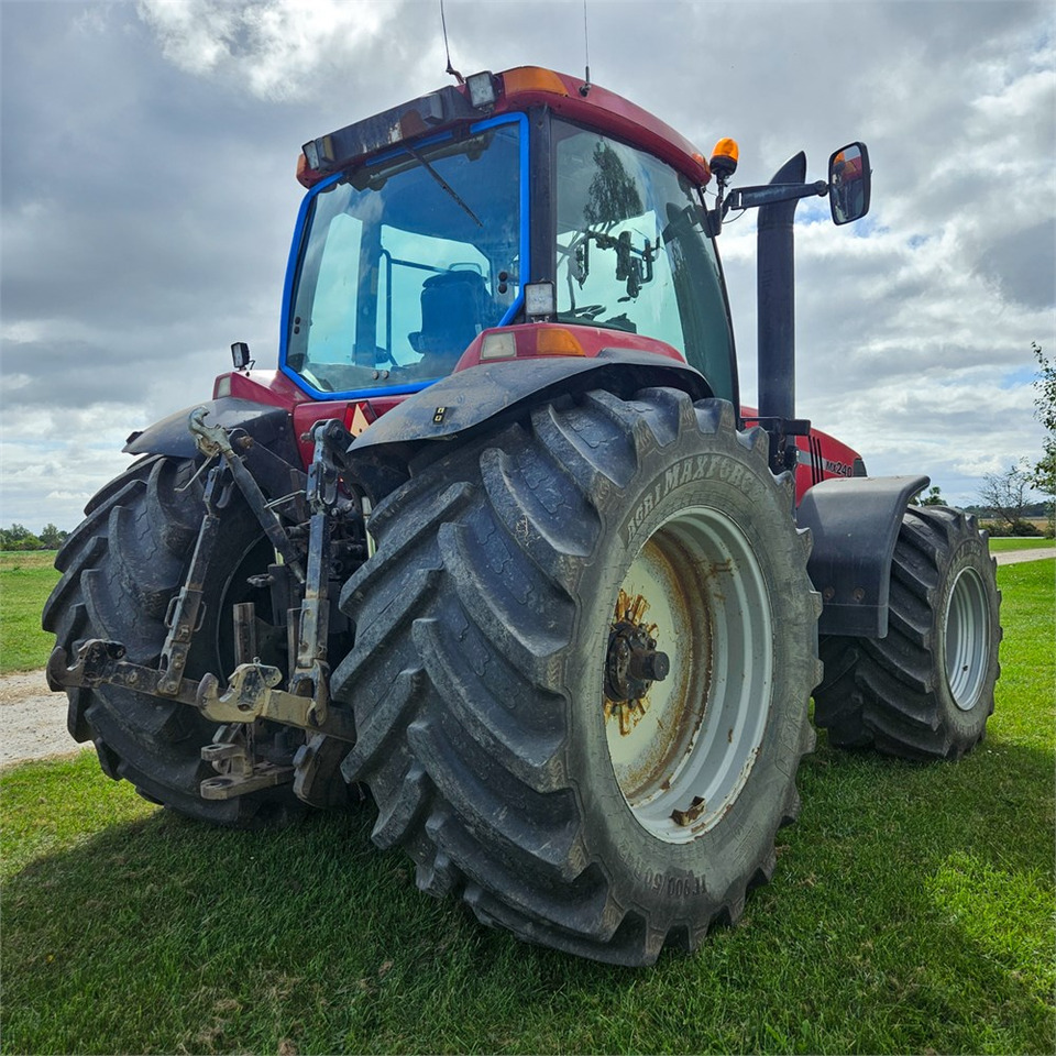 Case MX240 Magnum - Farm tractor: picture 5 Case MX240 Magnum - Farm tractor: picture 5