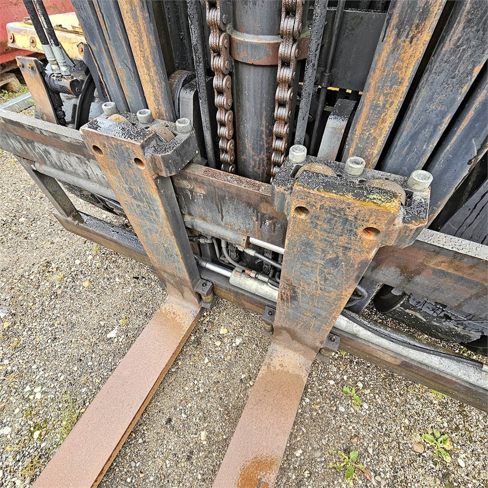 Forklift Caterpillar DP45: picture 16