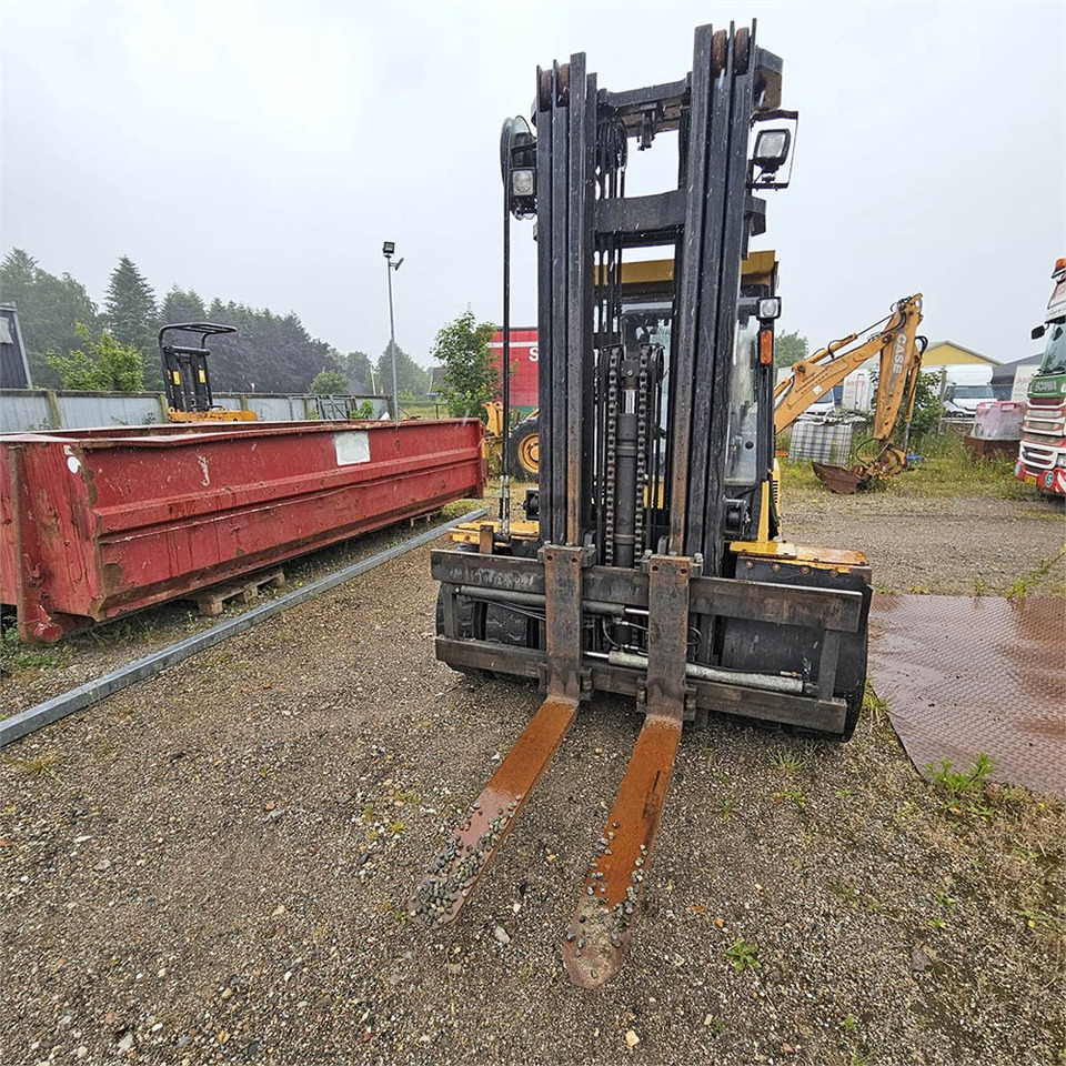 Forklift Caterpillar DP45: picture 8