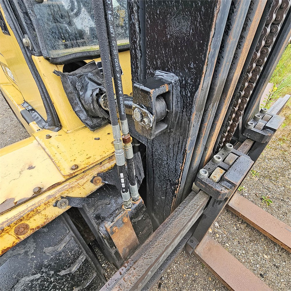 Forklift Caterpillar DP45: picture 18