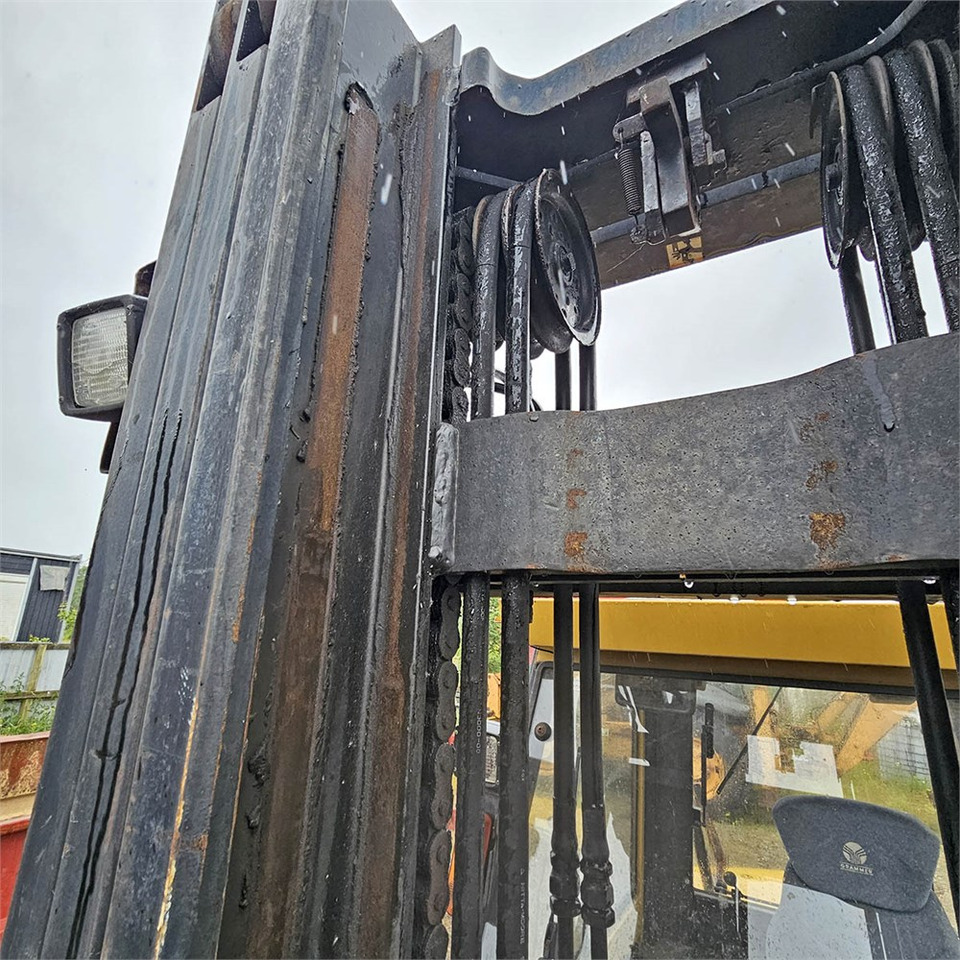 Forklift Caterpillar DP45: picture 25