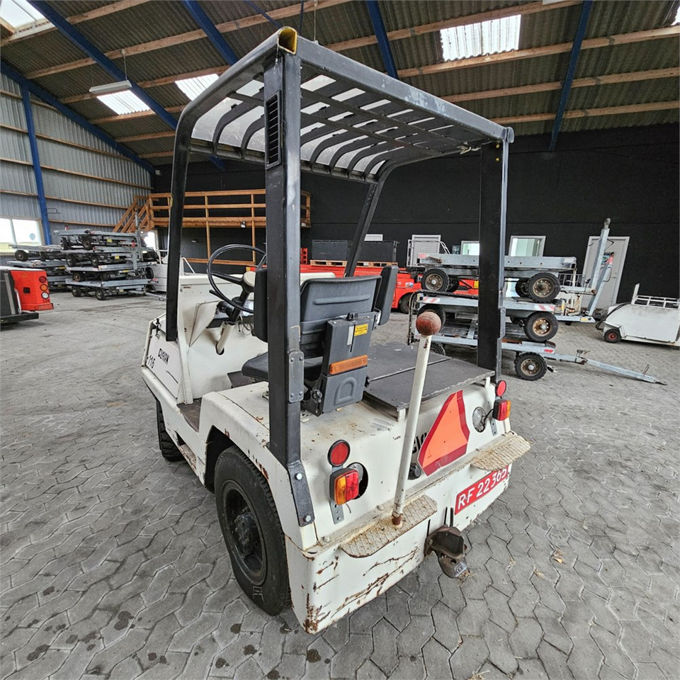 Clark CT30 - Terminal tractor: picture 4 Clark CT30 - Terminal tractor: picture 4