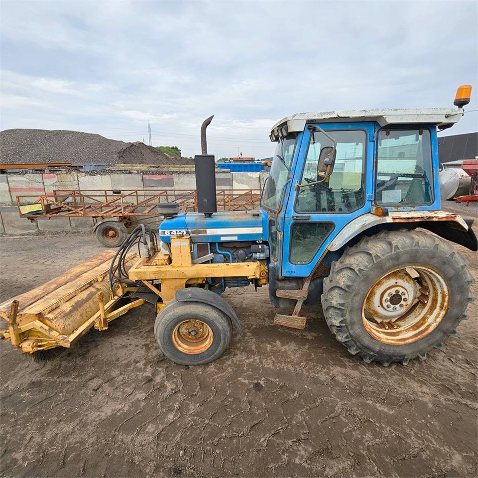 Ford 6410 - Farm tractor: picture 2 Ford 6410 - Farm tractor: picture 2