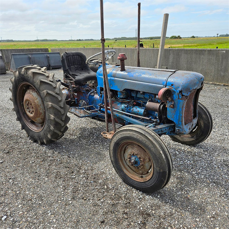 Fordson Dexta - Farm tractor: picture 2 Fordson Dexta - Farm tractor: picture 2