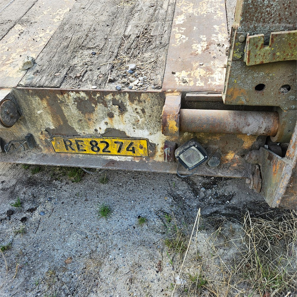 Low loader trailer Goldhofer TU4-2x2-32/80: picture 15 Low loader trailer Goldhofer TU4-2x2-32/80: picture 15