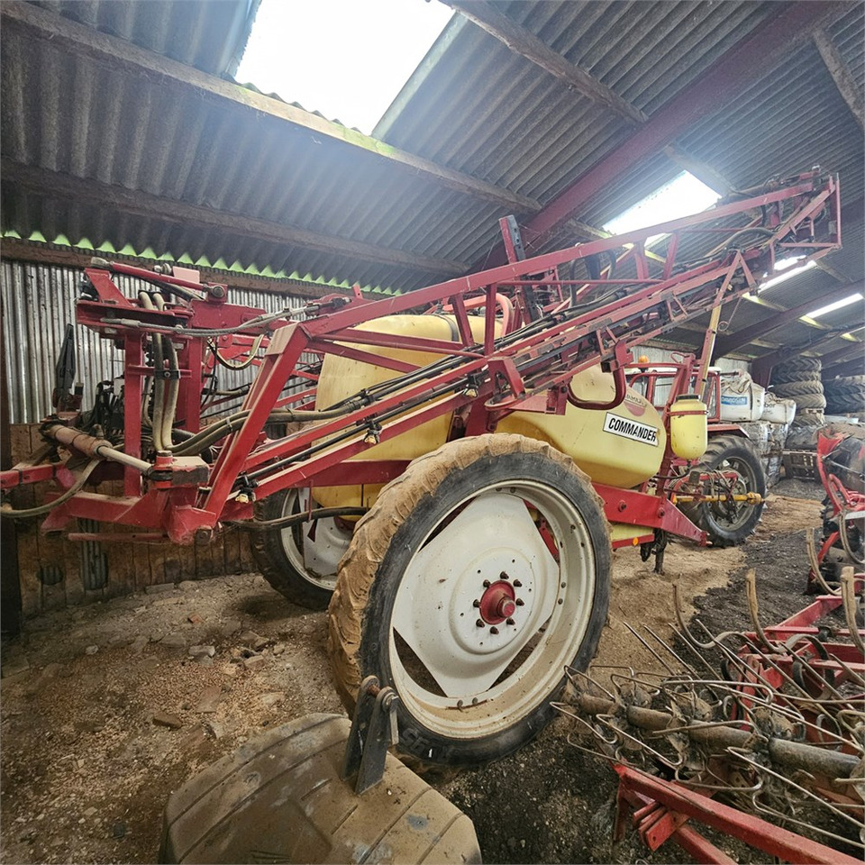 Hardi CM2 Commander 2.800 l - Sprayer: picture 4 Hardi CM2 Commander 2.800 l - Sprayer: picture 4