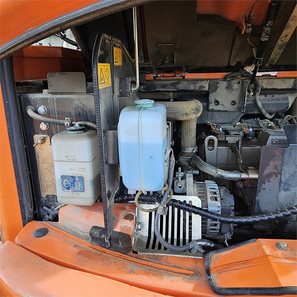 Mini excavator Hitachi ZX85USB-6: picture 44