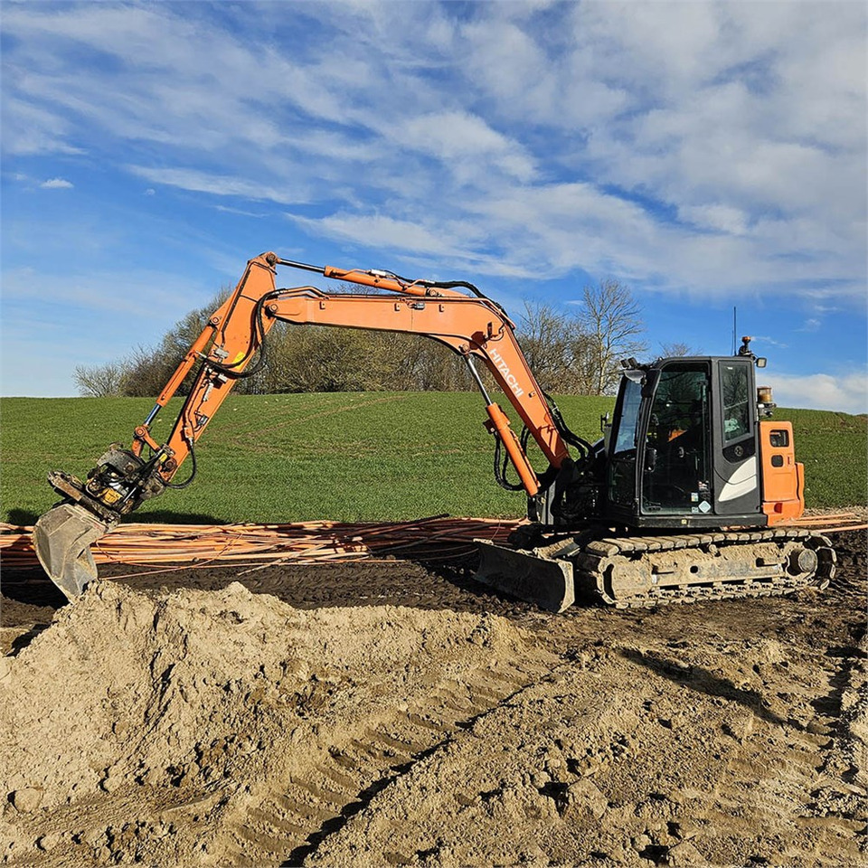 Mini excavator Hitachi ZX85USB-6: picture 14
