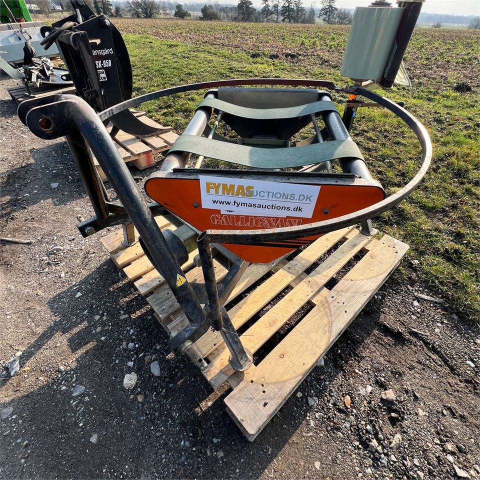 ...If the Make is not found, write wish in field Note W55 Miniwrapper - Tedding equipment: picture 2 ...If the Make is not found, write wish in field Note W55 Miniwrapper - Tedding equipment: picture 2