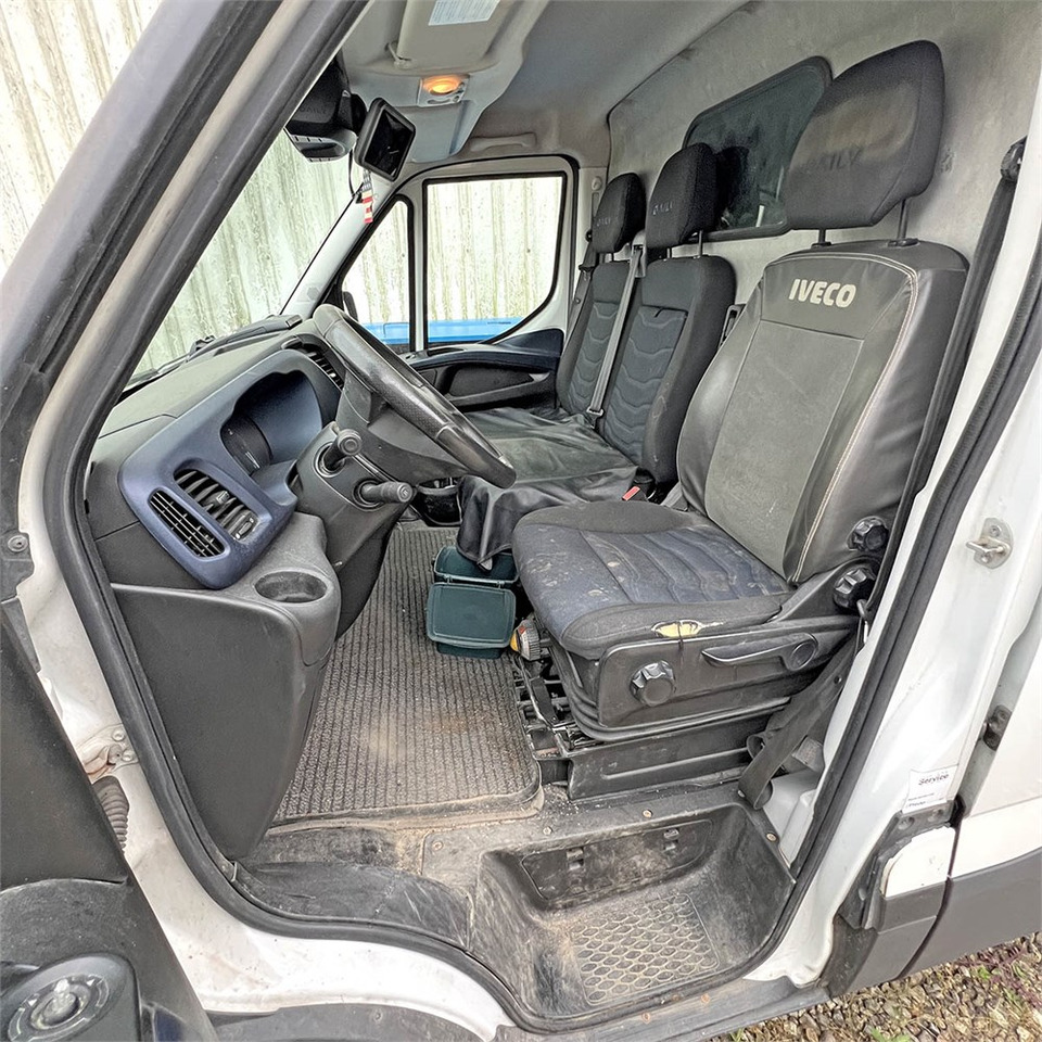 Panel van Iveco 35s18: picture 11