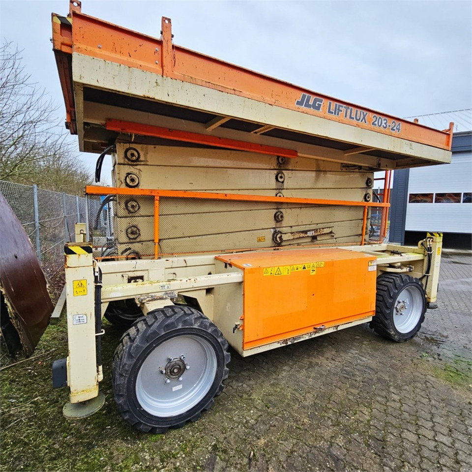 JLG 203-24 - Scissor lift: picture 1 JLG 203-24 - Scissor lift: picture 1