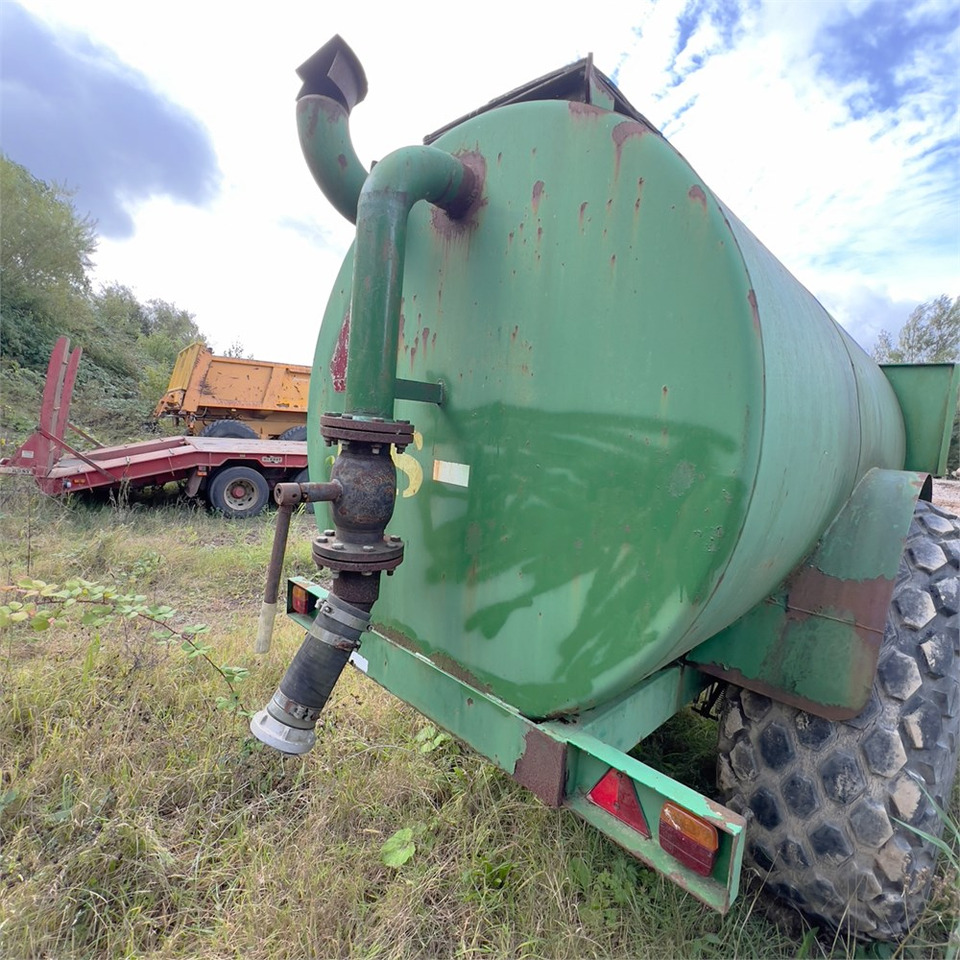 JOS 9 - Tanker trailer: picture 4 JOS 9 - Tanker trailer: picture 4