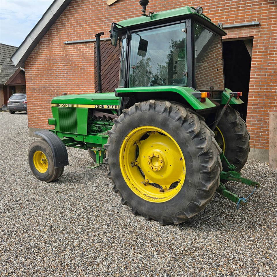 John Deere 3040 - Farm tractor: picture 3 John Deere 3040 - Farm tractor: picture 3