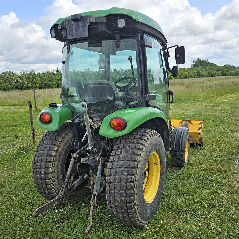 John Deere 3720 - Farm tractor: picture 4 John Deere 3720 - Farm tractor: picture 4