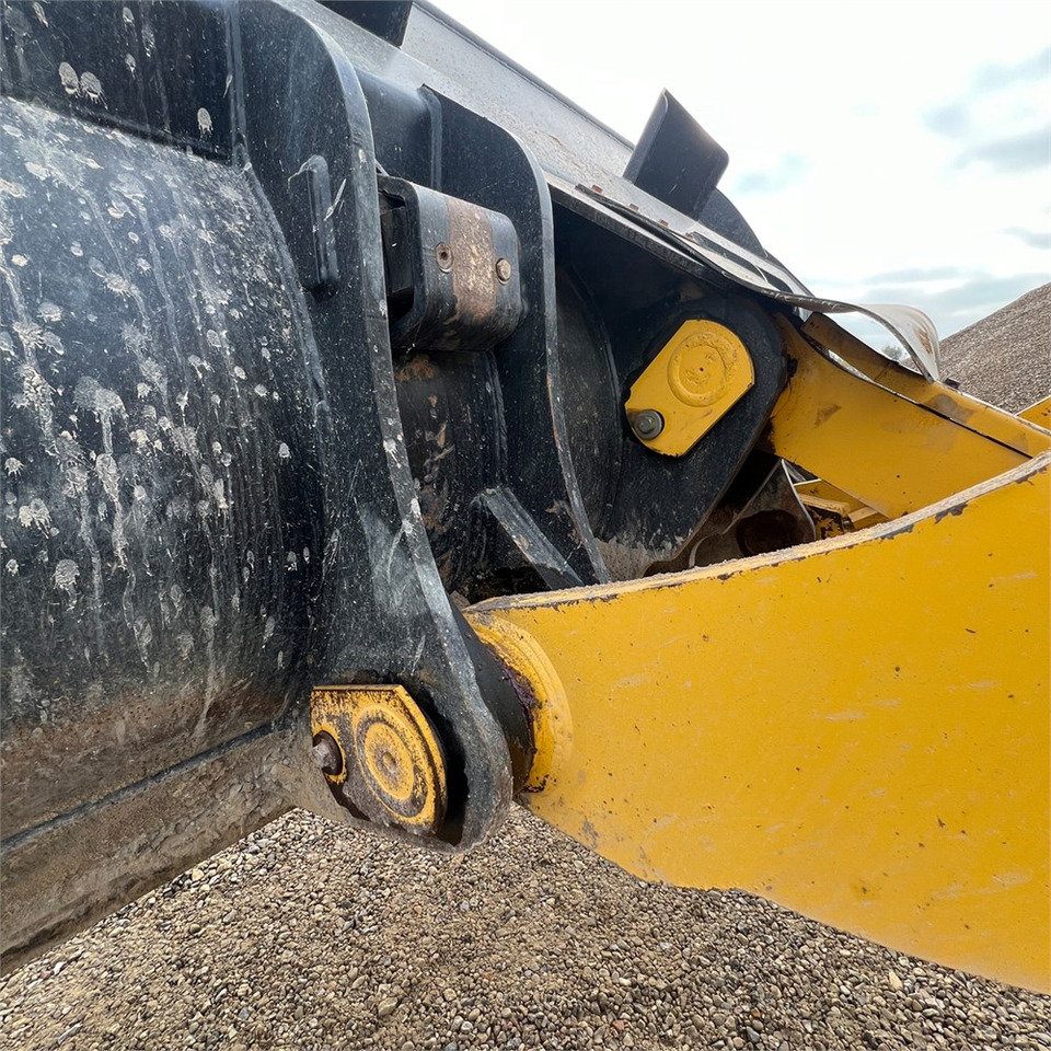Wheel loader Komatsu WA480-8: picture 29