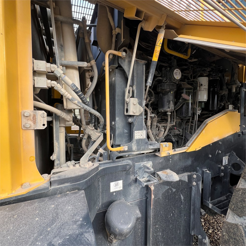 Wheel loader Komatsu WA480-8: picture 33