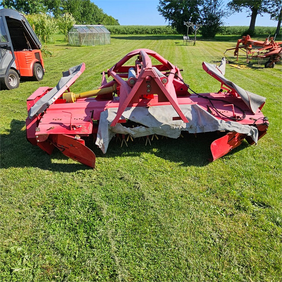 Kuhn GMD 900 - Tedding equipment: picture 2 Kuhn GMD 900 - Tedding equipment: picture 2