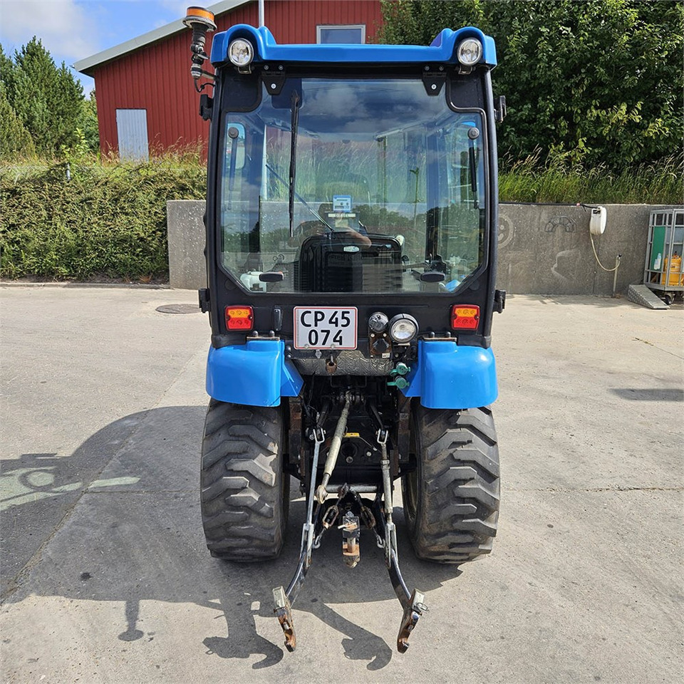LS Mtron Ls J27HST - Municipal tractor: picture 4 LS Mtron Ls J27HST - Municipal tractor: picture 4