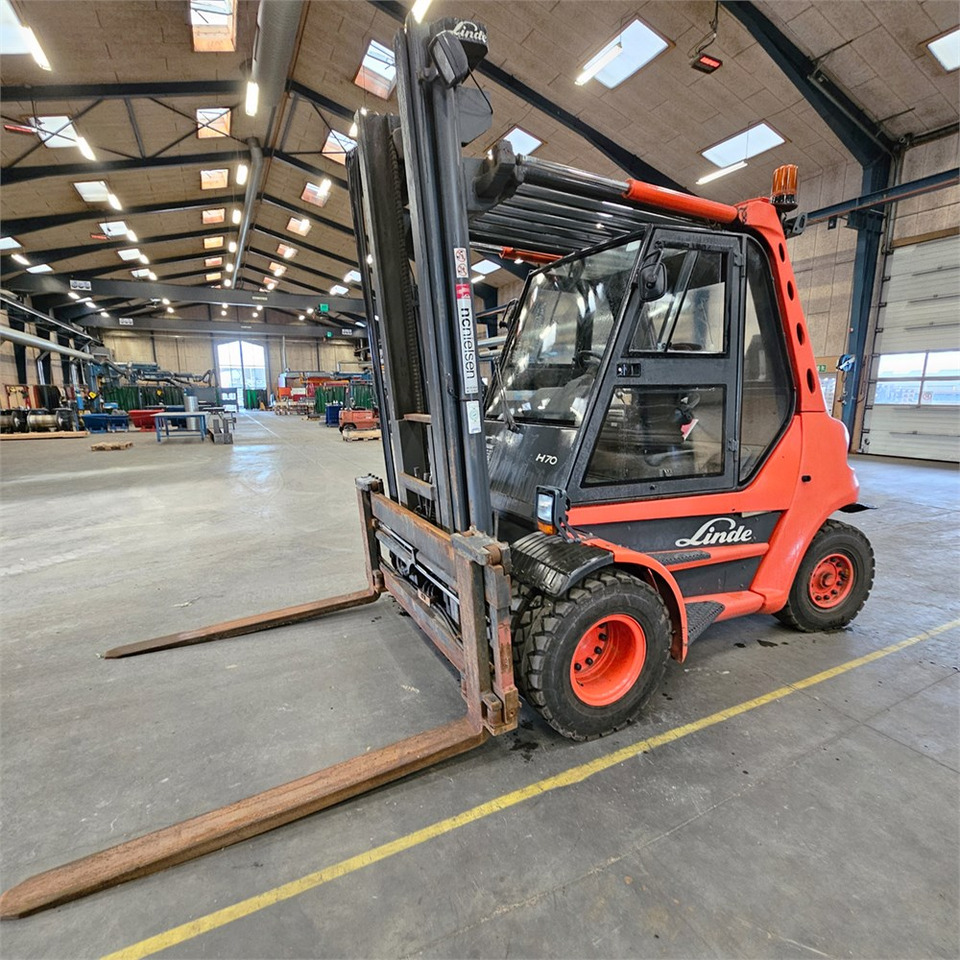 Linde H70 - Forklift: picture 3 Linde H70 - Forklift: picture 3