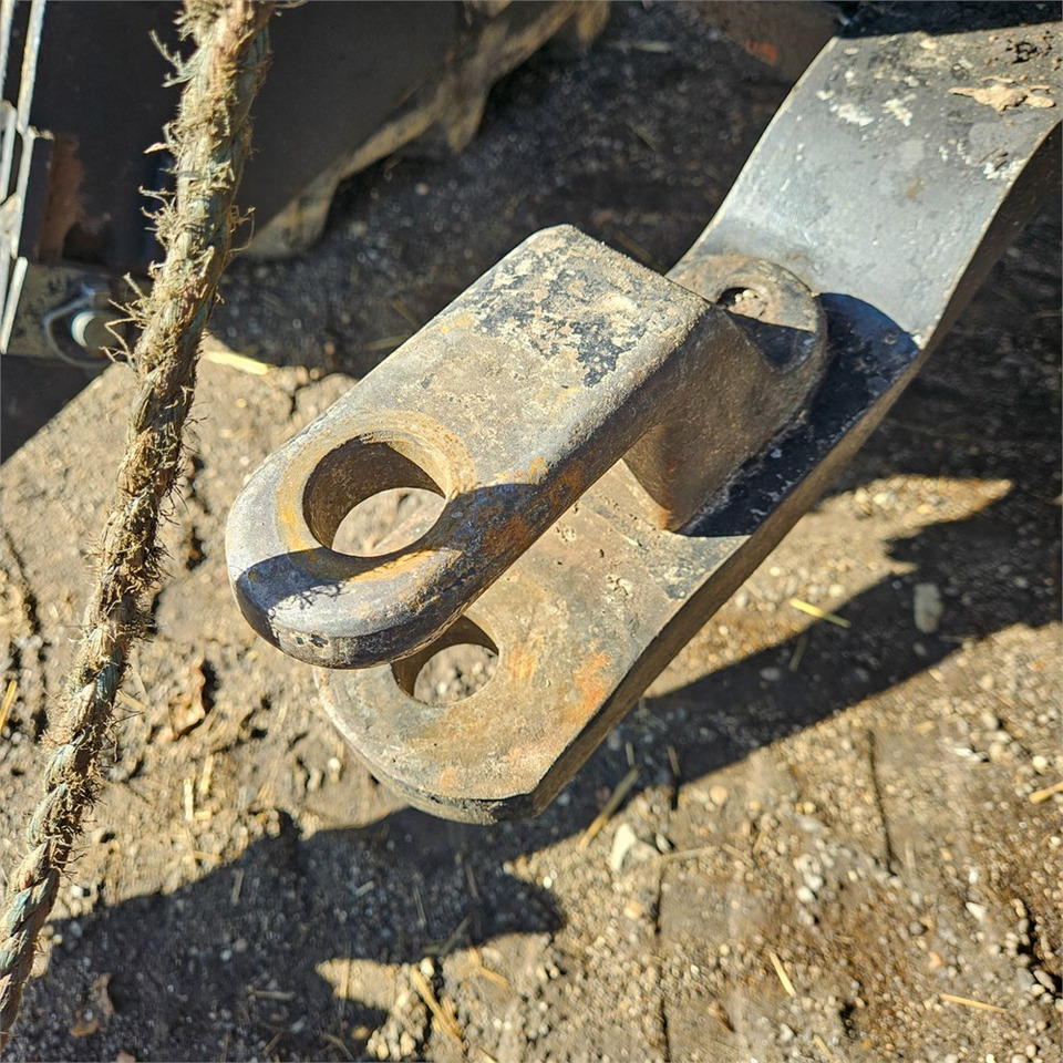 Farm tractor Massey Ferguson 4270: picture 35