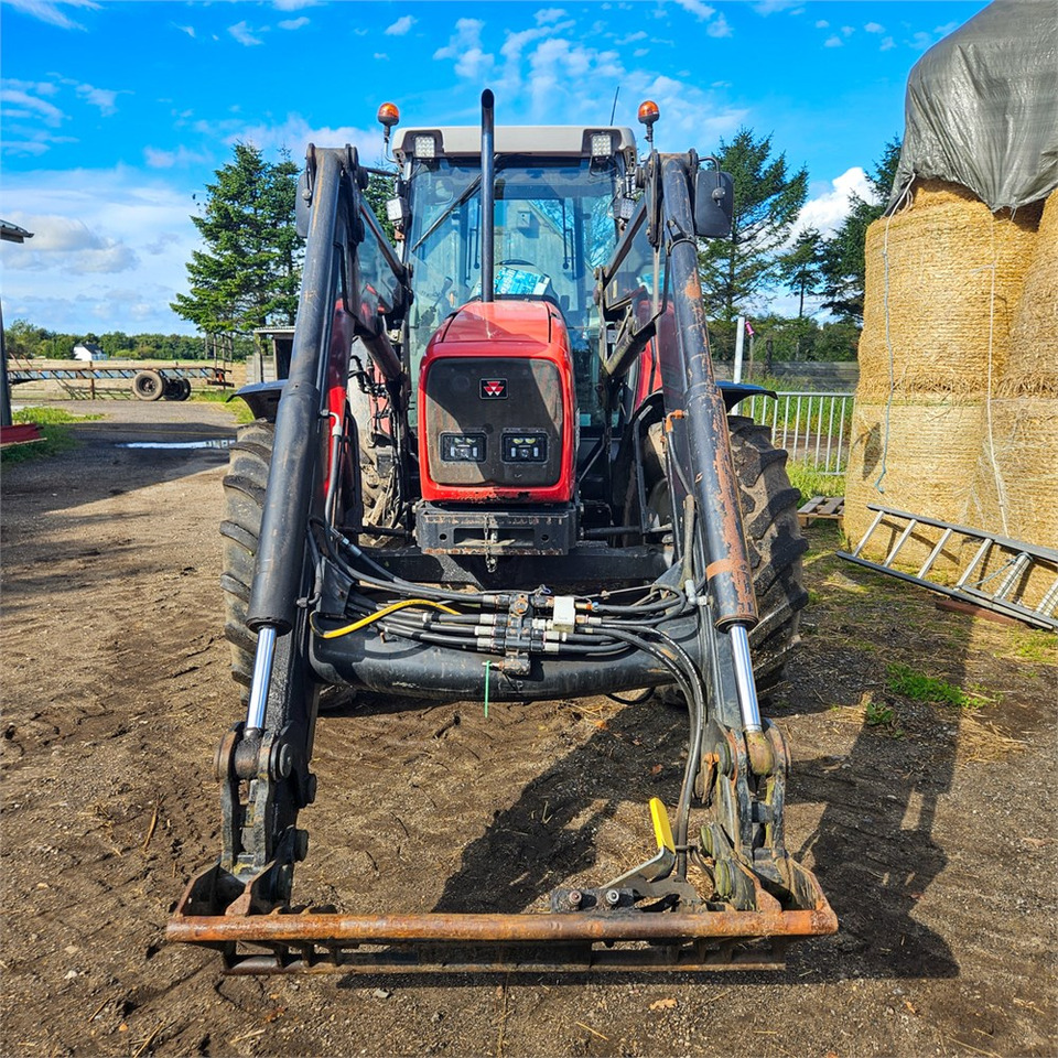 Farm tractor Massey Ferguson 4270: picture 8