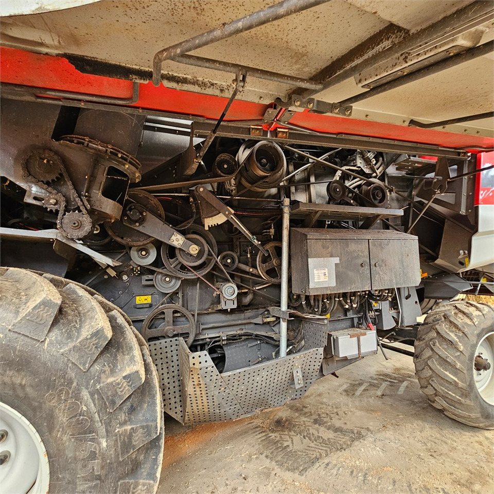 Harvester Massey Ferguson Centora 7282: picture 32