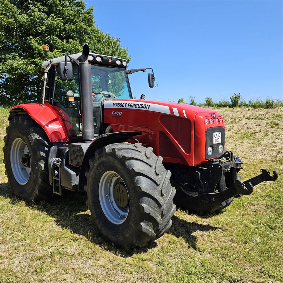 Massey Ferguson MF 8470 Dyna VT - Farm tractor: picture 3 Massey Ferguson MF 8470 Dyna VT - Farm tractor: picture 3
