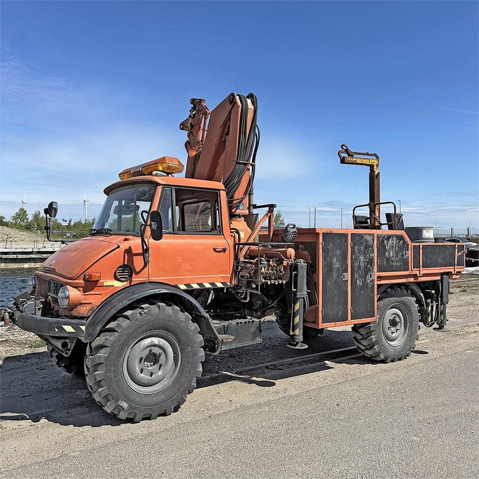 Mercedes Unimog 116 - Crane truck: picture 4 Mercedes Unimog 116 - Crane truck: picture 4