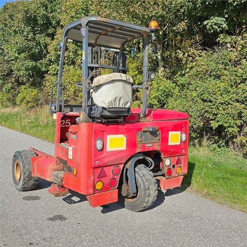Truck mounted forklift Moffett M5 25: picture 8