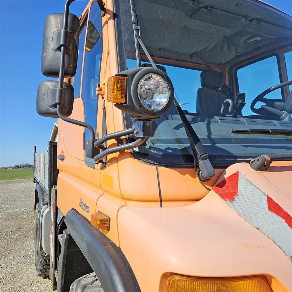 Municipal/ Special vehicle Mercedes U300: picture 29