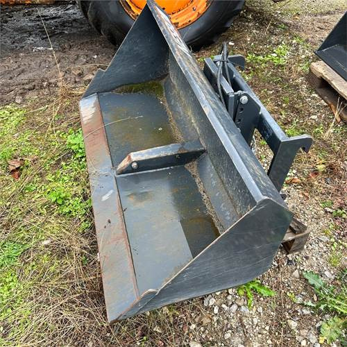 Nesbo FS1300 - Loader bucket: picture 1 Nesbo FS1300 - Loader bucket: picture 1