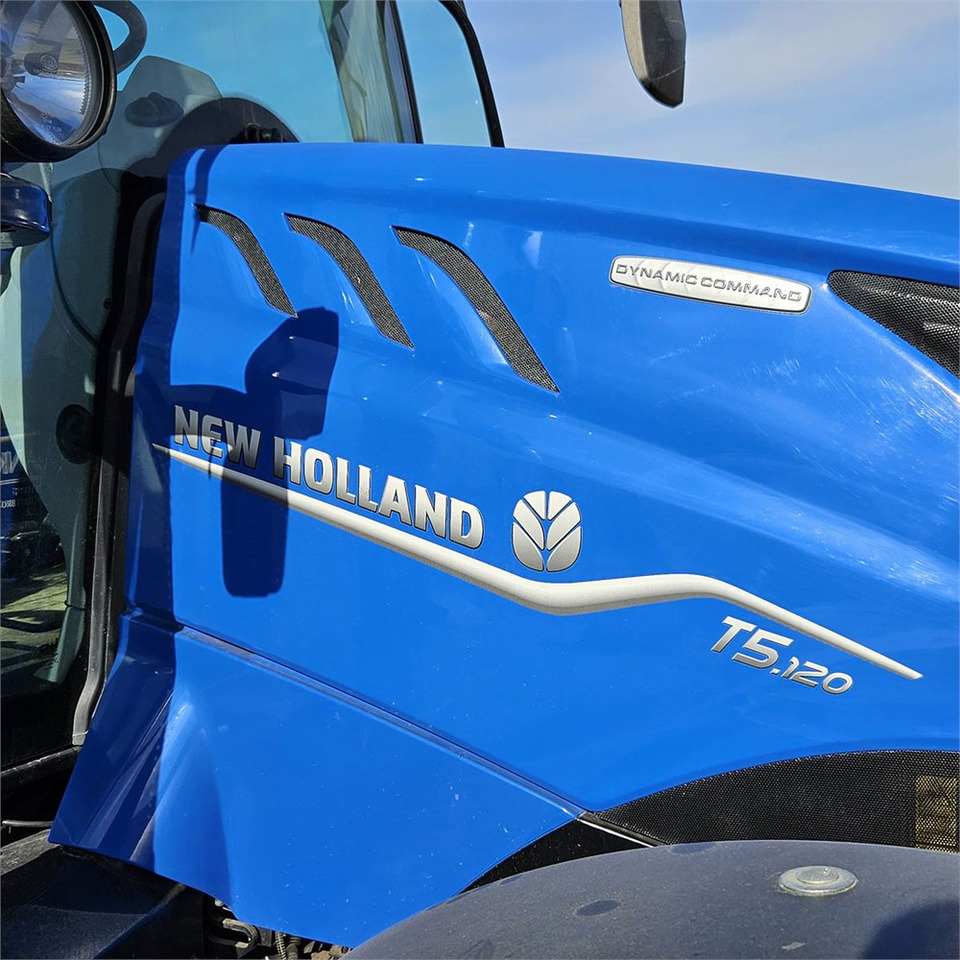 Farm tractor New Holland T5.120 DC: picture 37