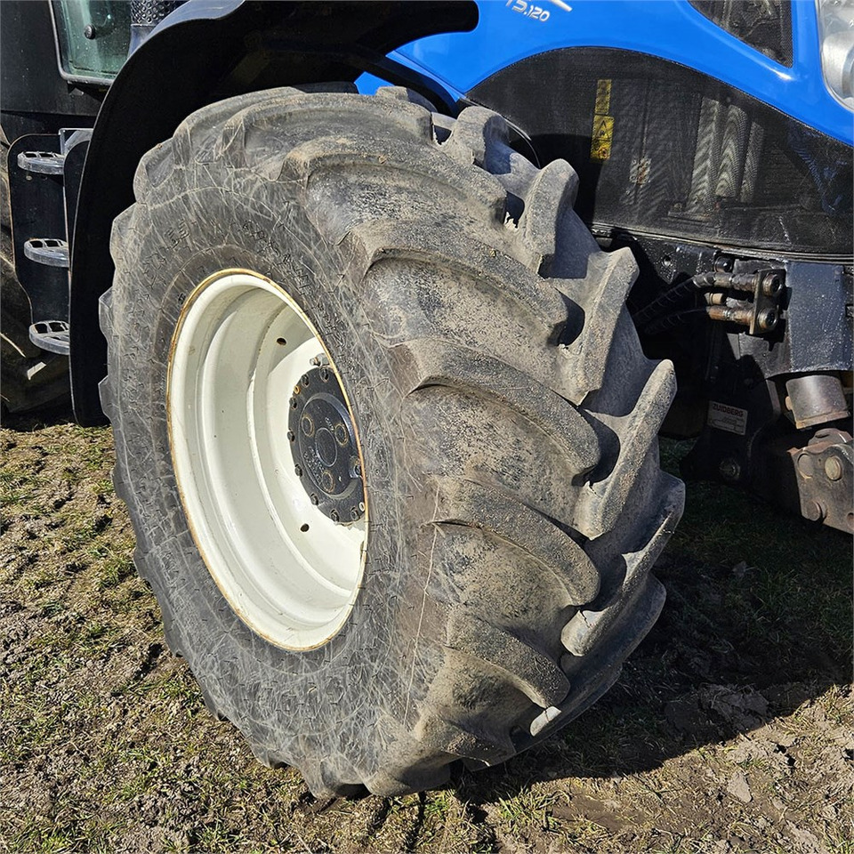 Farm tractor New Holland T5.120 DC: picture 39