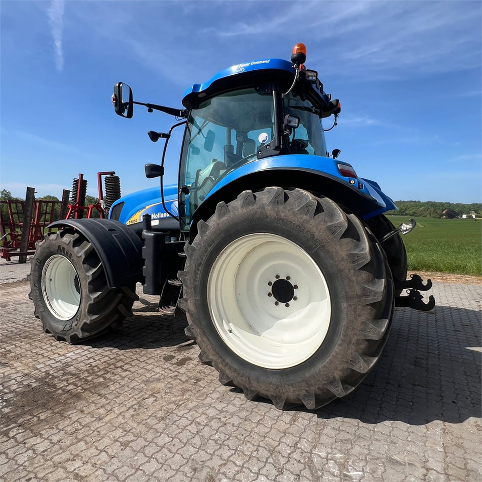 Farm tractor New Holland T6050: picture 9