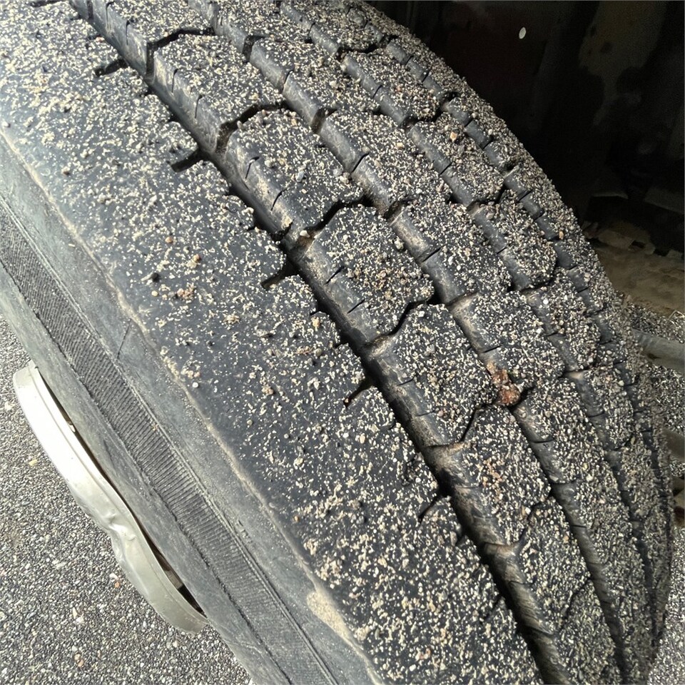 Dropside/ Flatbed truck Scania 124G: picture 39